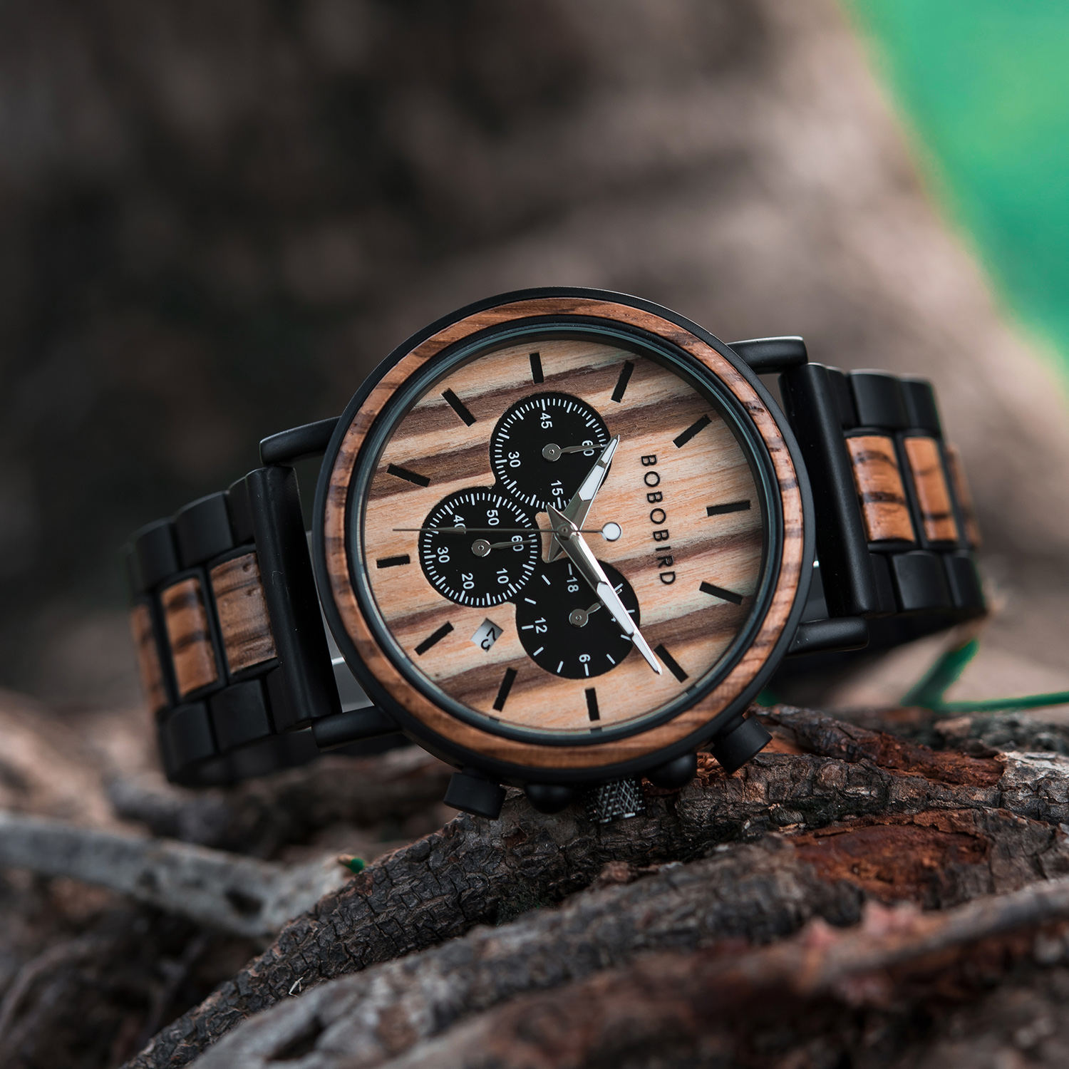 個人化された刻まれた木の腕時計のZebrawoodは腕時計をカスタマイズした 彼のための独特な個人化されたギフト- 