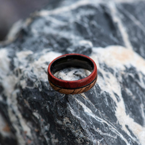 Anneau de mariage en bois rouge et bois de zèbre, anneau en bois de tungstène noir, anneau en bois pour hommes, anneau de mariage pour hommes GSP11-01J